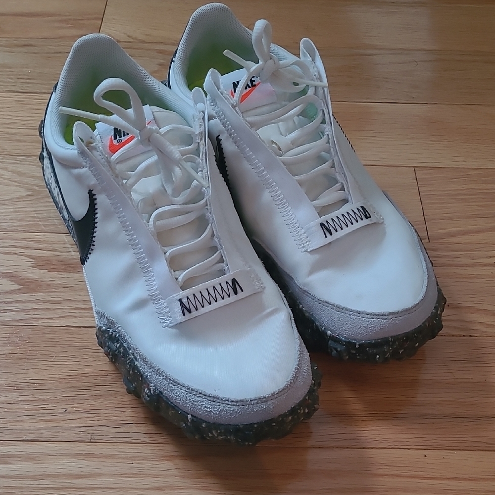 Nike White and Black Trail Sneakers